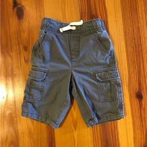 Carter’s boys cargo shorts, gray, size 6